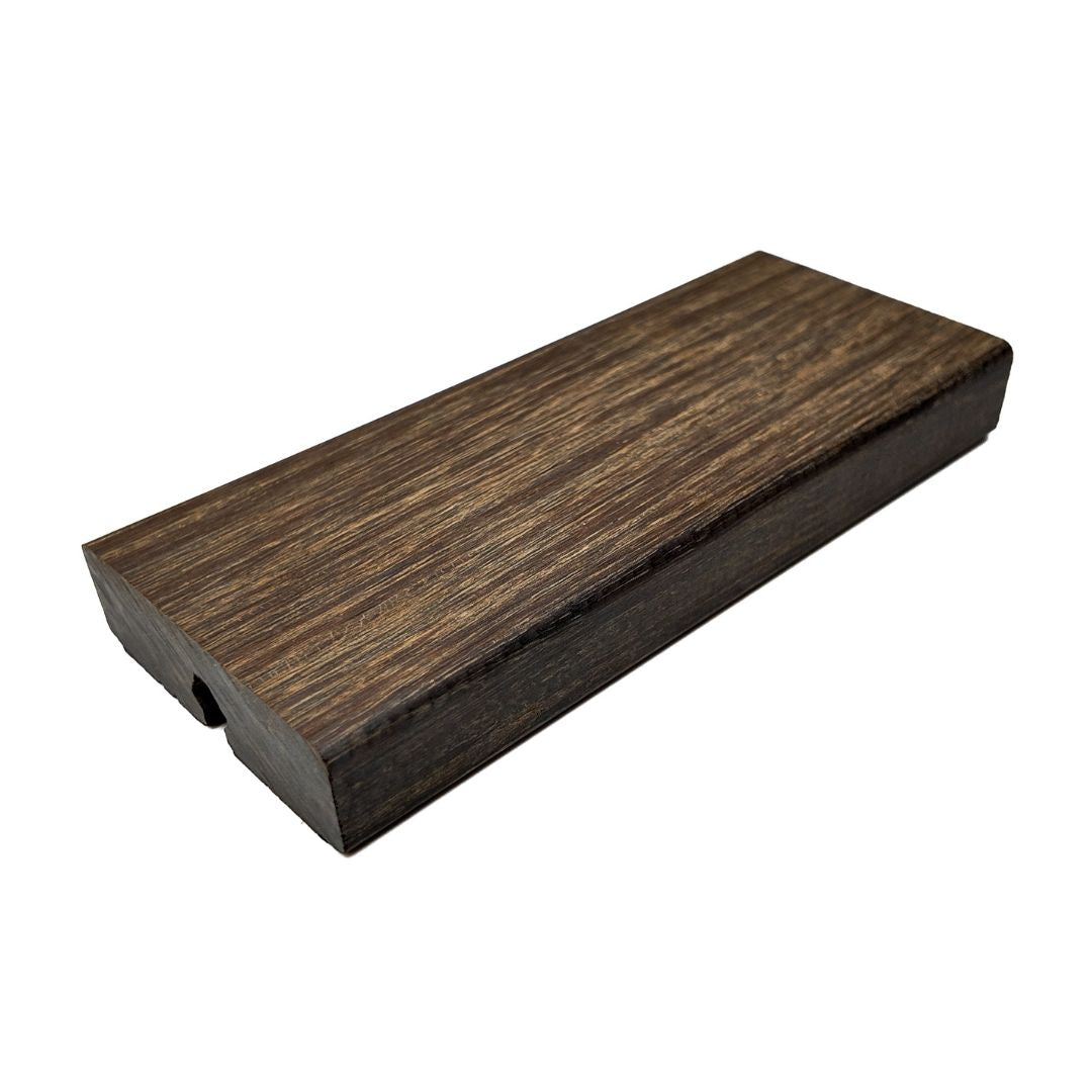 X-treme Gevelplank - Glad - Donker bruin - Grad enkel - 2 x 6,4 x 185 cm