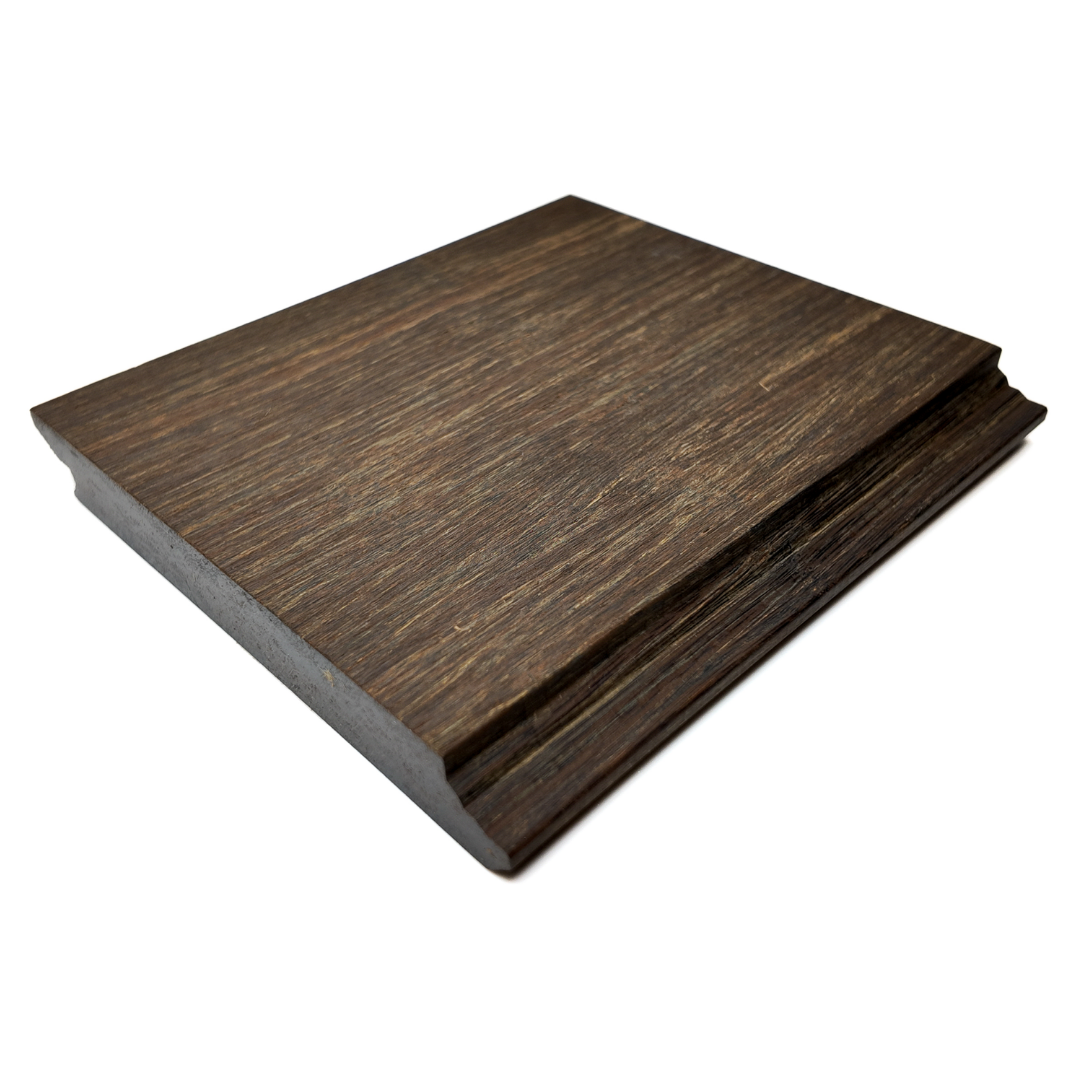 X-treme Gevelplank - Glad - Bruin - Varibo - 1,8 x 13,7 x 185 cm